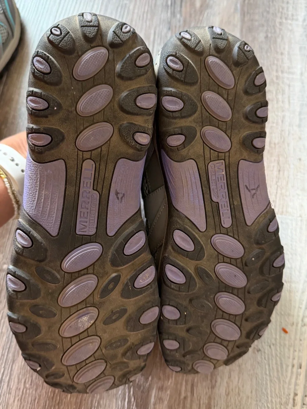 Merrell Unisex-Child Trail Chaser Hiking Sneaker KID size 6 medium